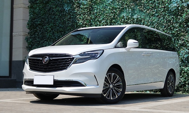 租车自驾时如何应对突发事件